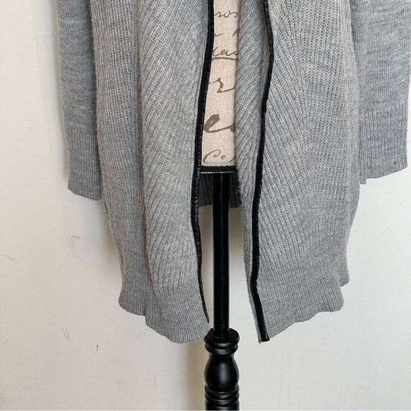Fate Grey Cardigan Open Sweater Size Small Black line Panel Duster Thick Ribbed - Picture 6 of 12